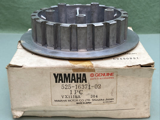 NEW GENUINE YAMAHA 525-16371-02 Boss, clutch