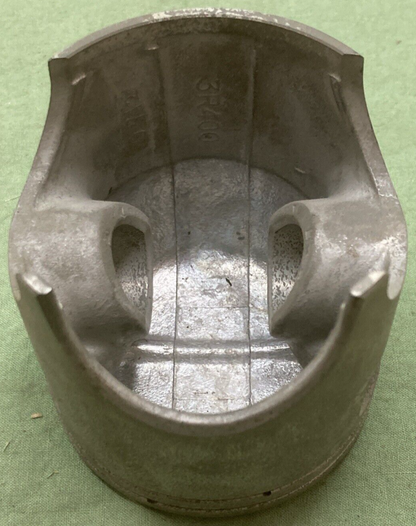 NEW GENUINE YAMAHA 3R4-11635-00 PISTON 1ST 0.25 O/S