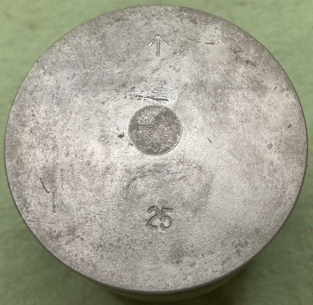 NEW GENUINE YAMAHA 3R4-11635-00 PISTON 1ST 0.25 O/S