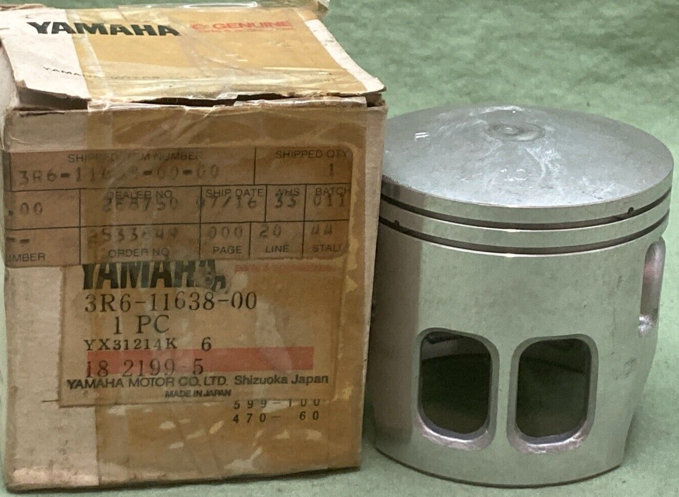 NEW GENUINE YAMAHA 3R6-11638-00 PISTON 4TH 1.00 O/S