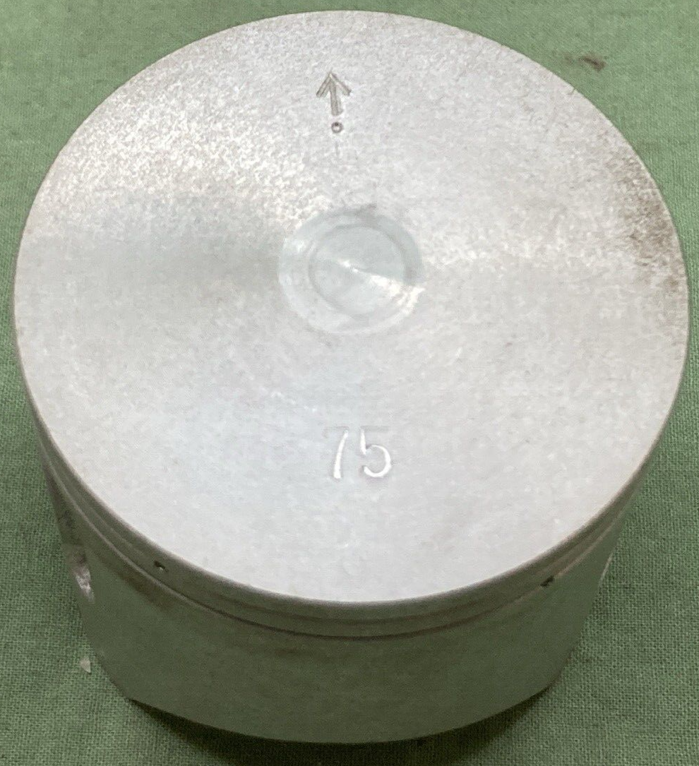 NEW GENUINE YAMAHA 2X3-11637-01 PISTON 3RD STD O/S W/ PIN