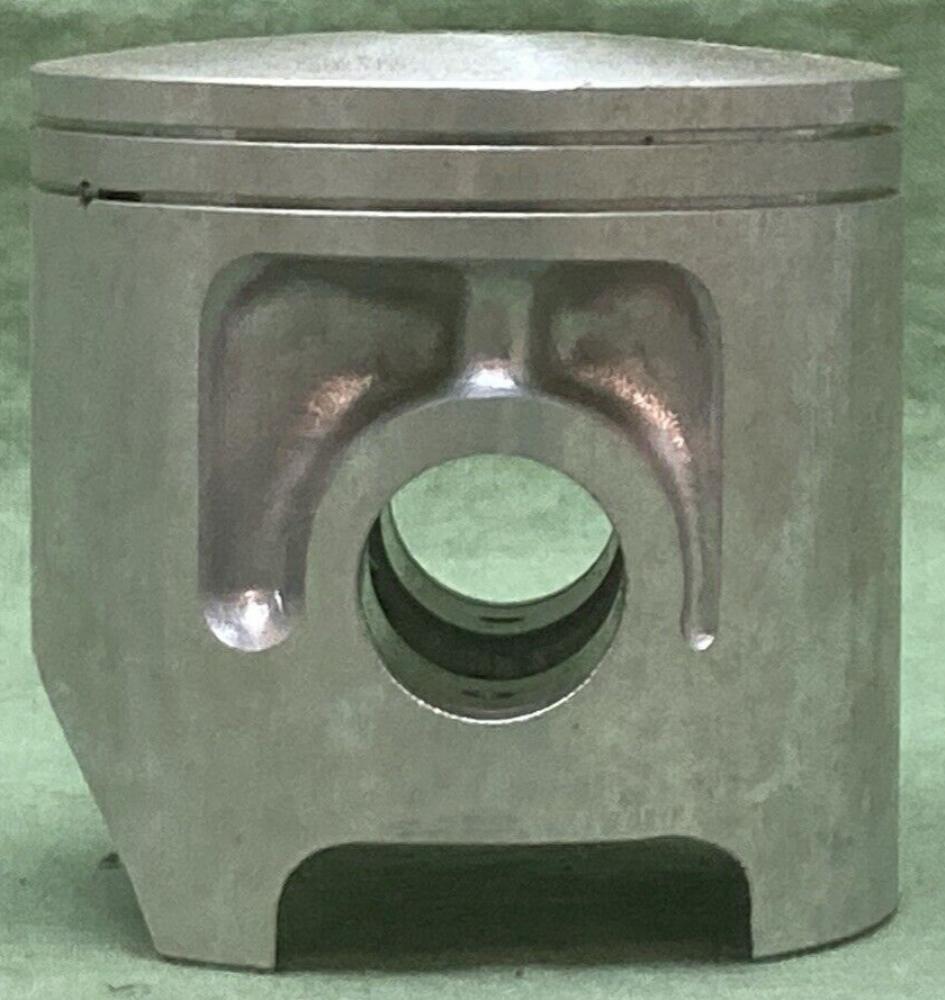 NEW GENUINE YAMAHA 3R3-11631-00-97 PISTON STD