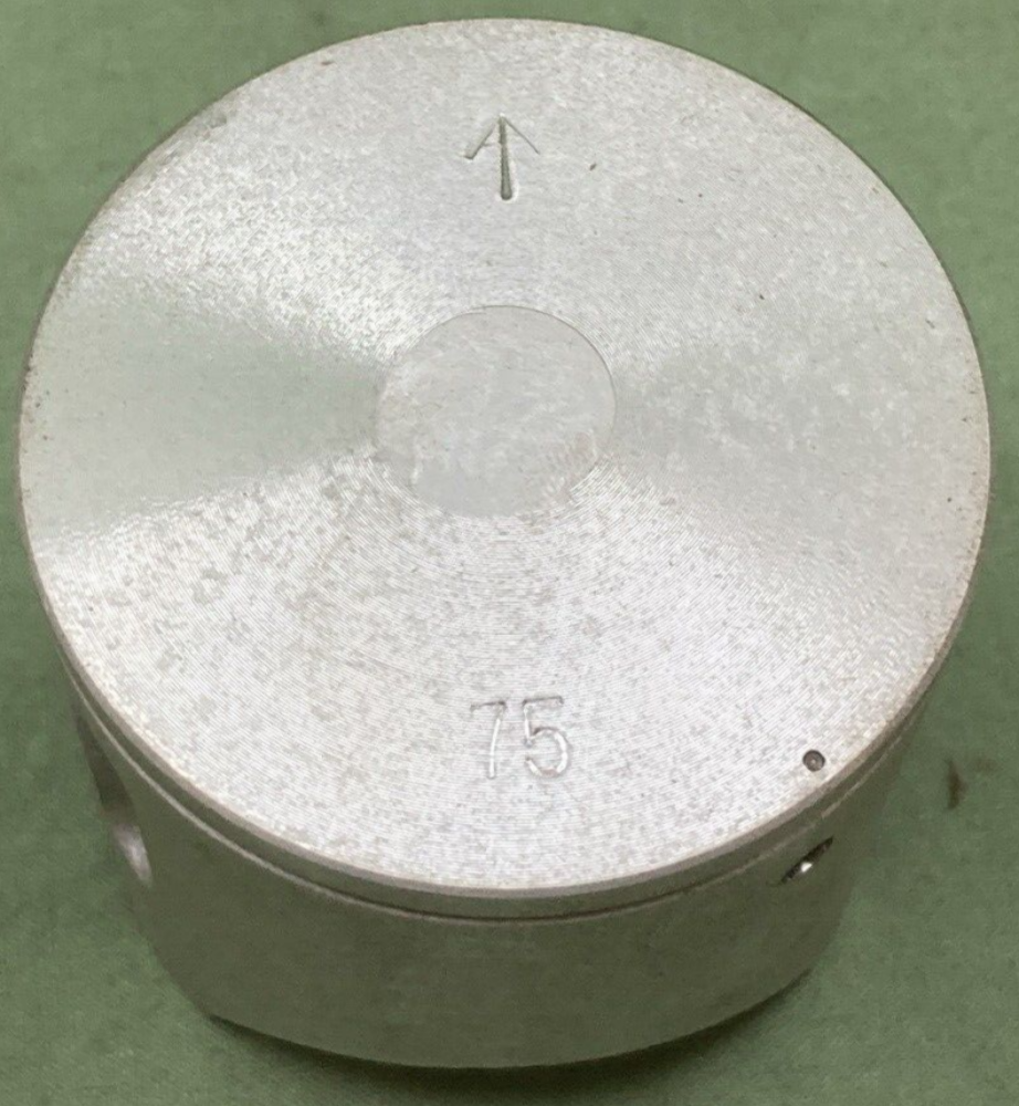 NEW GENUINE YAMAHA 3N8-11637-10 PISTON