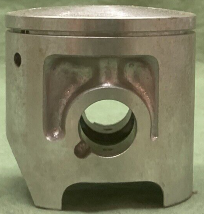 NEW GENUINE YAMAHA 3N8-11637-10 PISTON