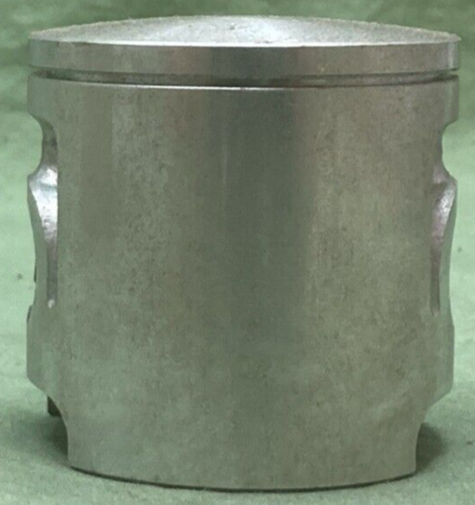 NEW GENUINE YAMAHA 3N8-11637-10 PISTON