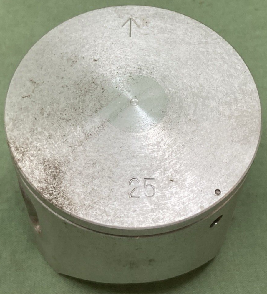 NEW GENUINE YAMAHA 3N8-11635-10 PISTON 1ST O/S