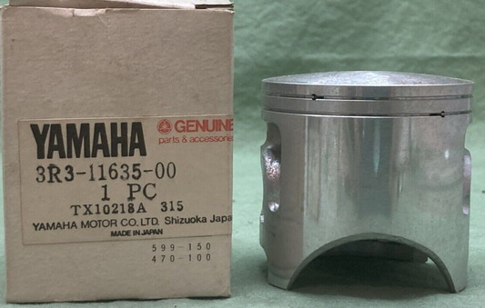 NEW GENUINE YAMAHA 3R3-11635-00 PISTON