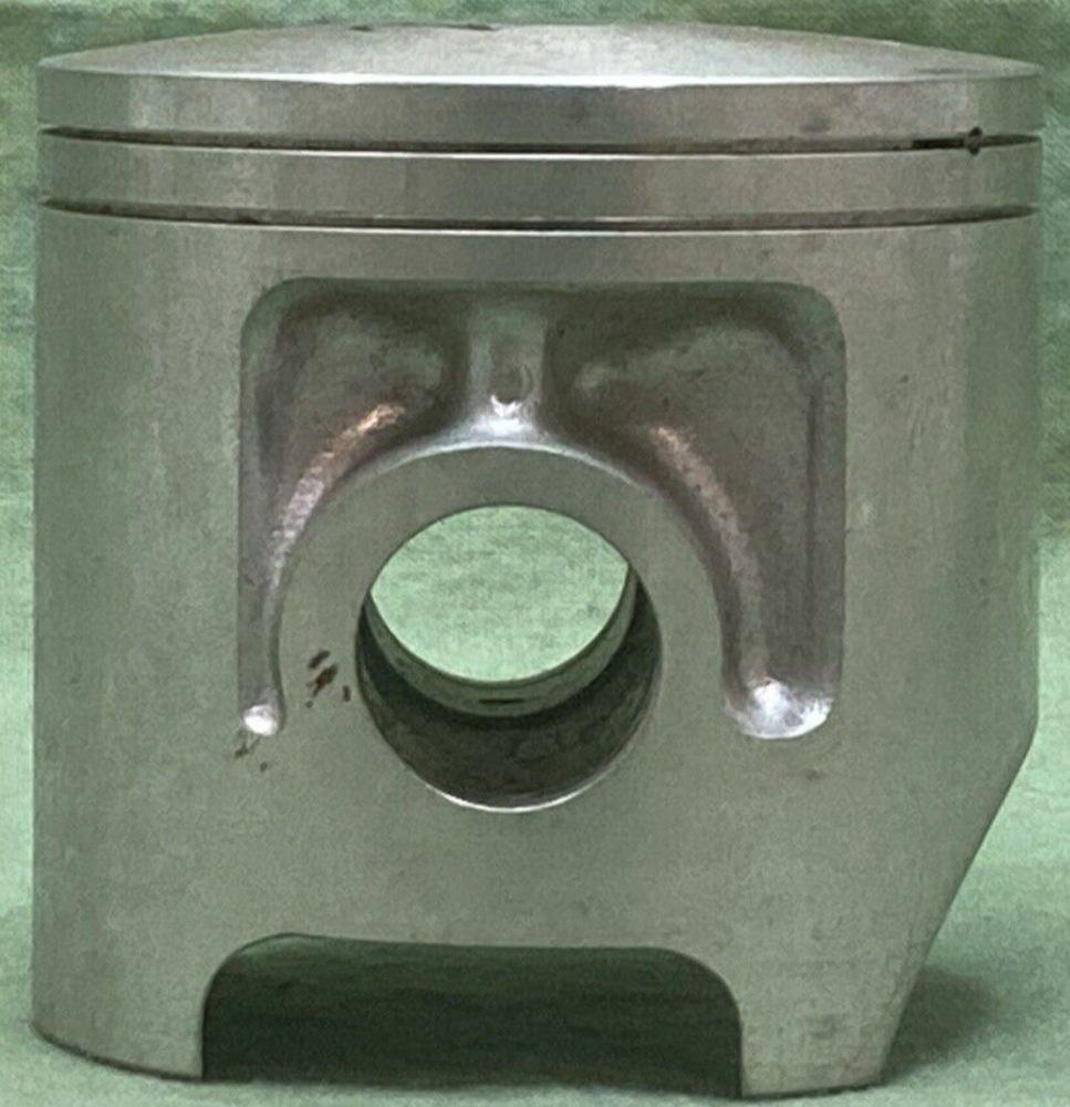 NEW GENUINE YAMAHA 2X3-11637-01 PISTON 3RD STD O/S