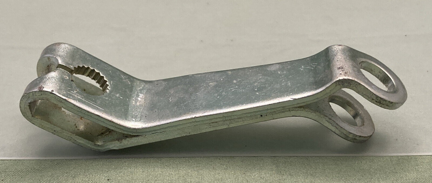 NEW GENUINE SUZUKI 64451-27301 REAR WHEEL  BRAKE CAM  LEVER