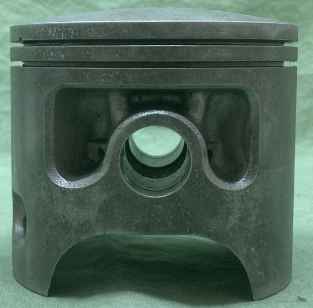 NEW GENUINE YAMAHA 1W6-11638-00 PISTON 4TH O/S