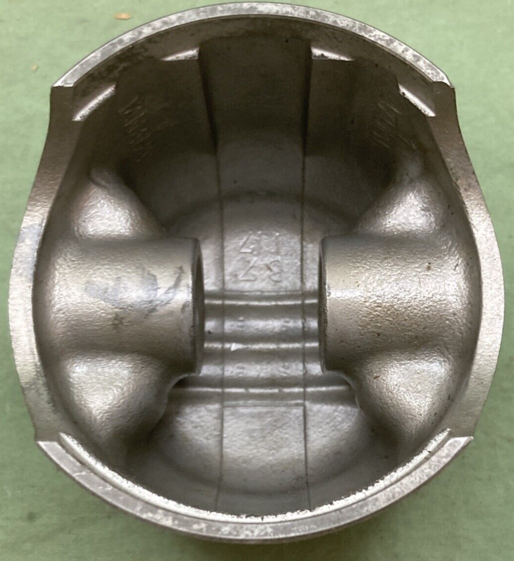 NEW GENUINE YAMAHA 1W6-11638-00 PISTON 4TH O/S