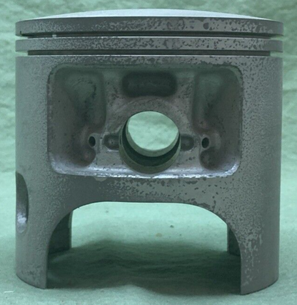 NEW GENUINE YAMAHA 3R8-11631-00-96 PISTON STD