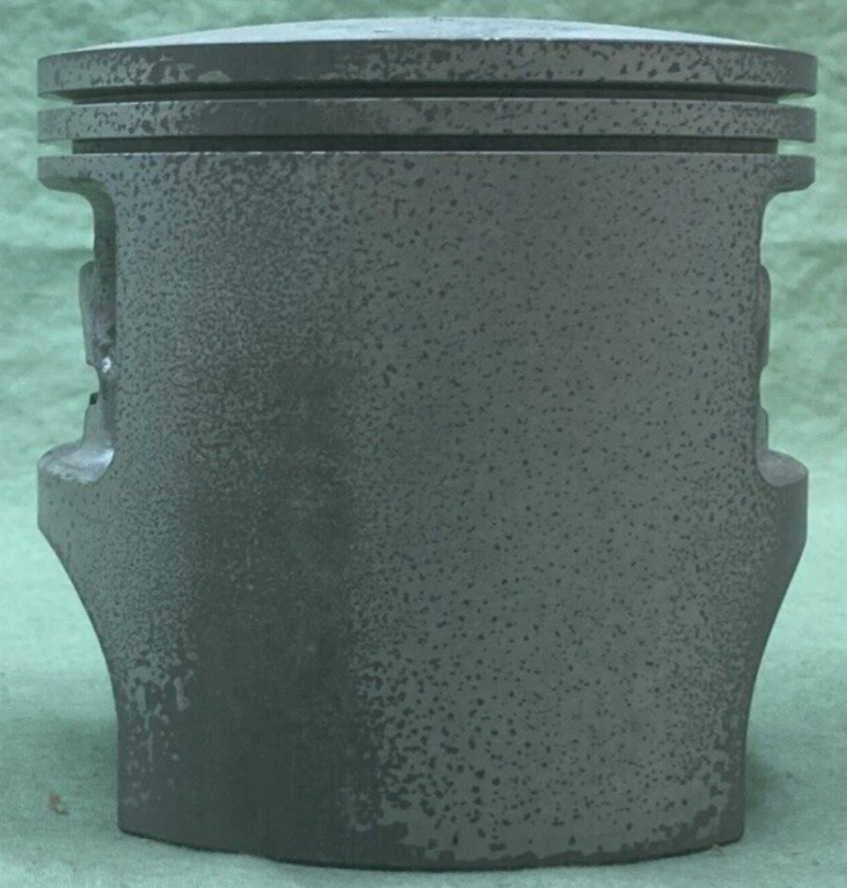 NEW GENUINE YAMAHA 3R8-11631-00-96 PISTON STD