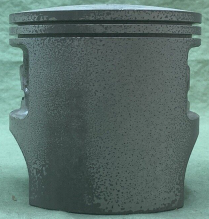 NEW GENUINE YAMAHA 3R8-11631-00-96 PISTON STD