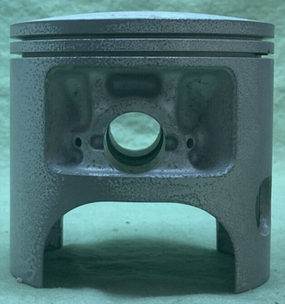 NEW GENUINE YAMAHA 3R8-11631-00-96 PISTON STD
