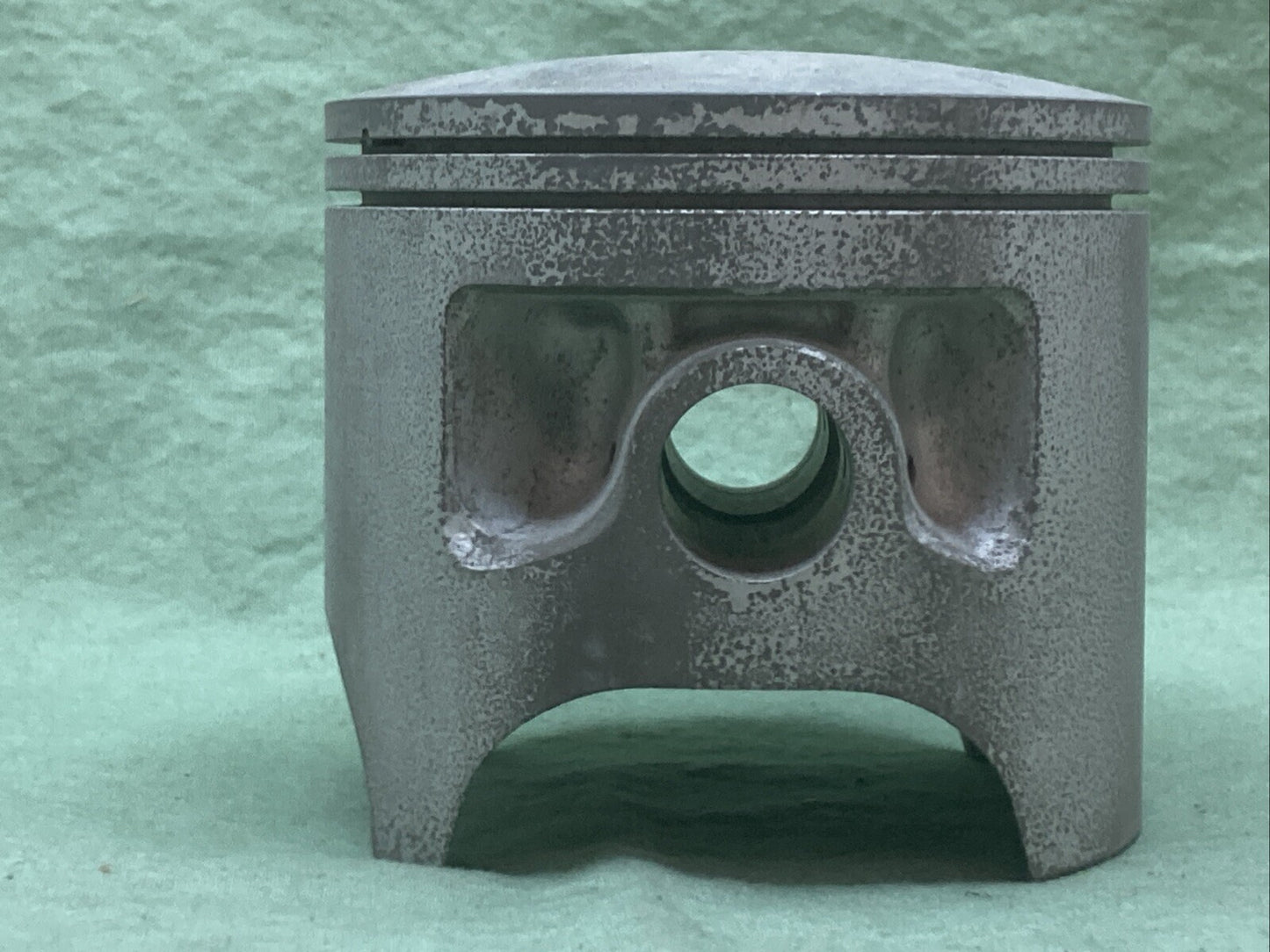 NEW GENUINE YAMAHA 1W4-11635-00 PISTON