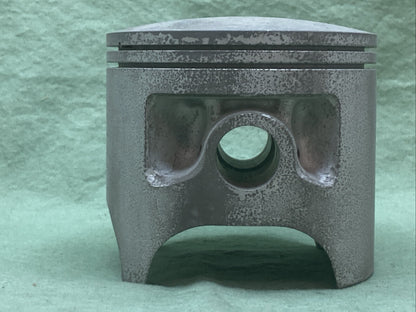 NEW GENUINE YAMAHA 1W4-11635-00 PISTON