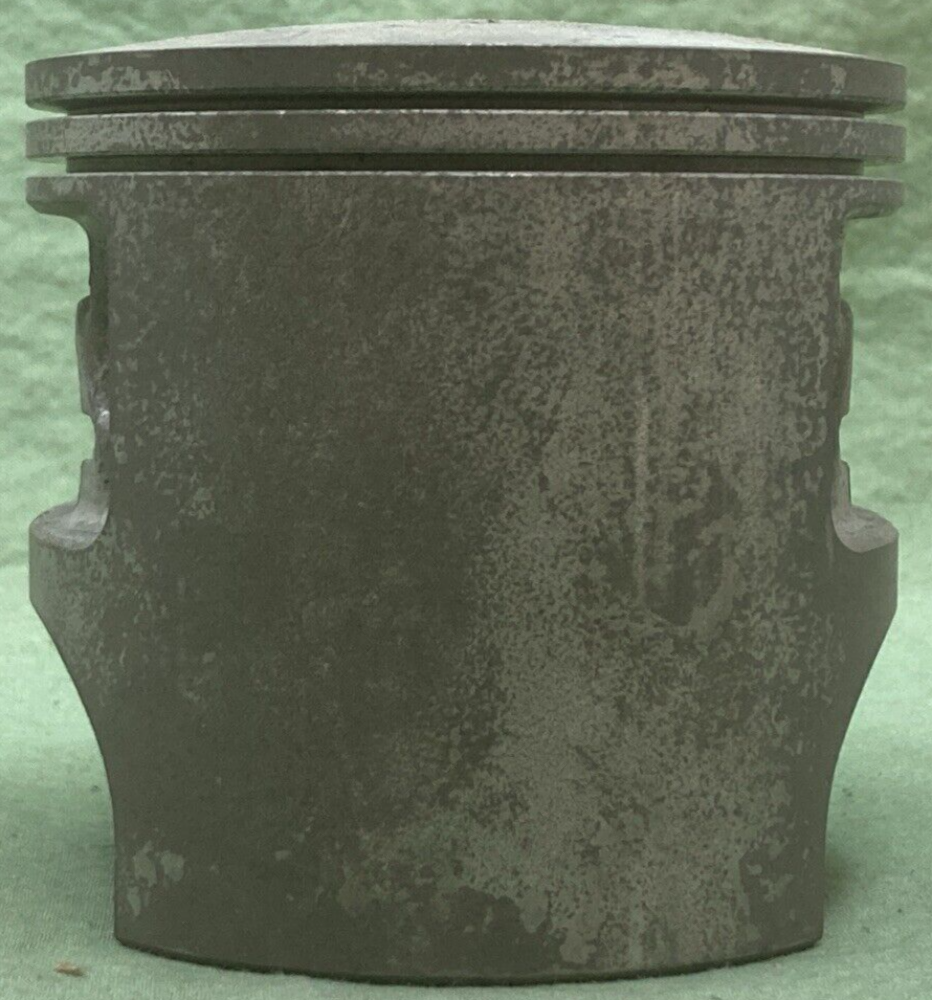 NEW GENUINE YAMAHA 3R8-11635-00 PISTON 1ST 0.25 O/S