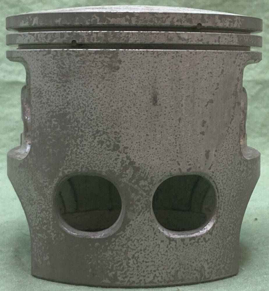 NEW GENUINE YAMAHA 3R8-11635-00 PISTON 1ST 0.25 O/S