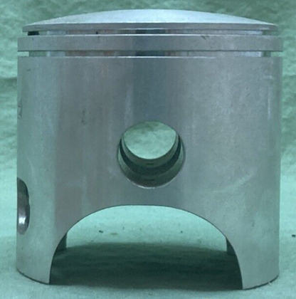 NEW GENUINE YAMAHA 308-11631-01-96 PISTON STD