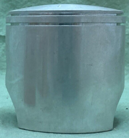 NEW GENUINE YAMAHA 308-11631-01-96 PISTON STD