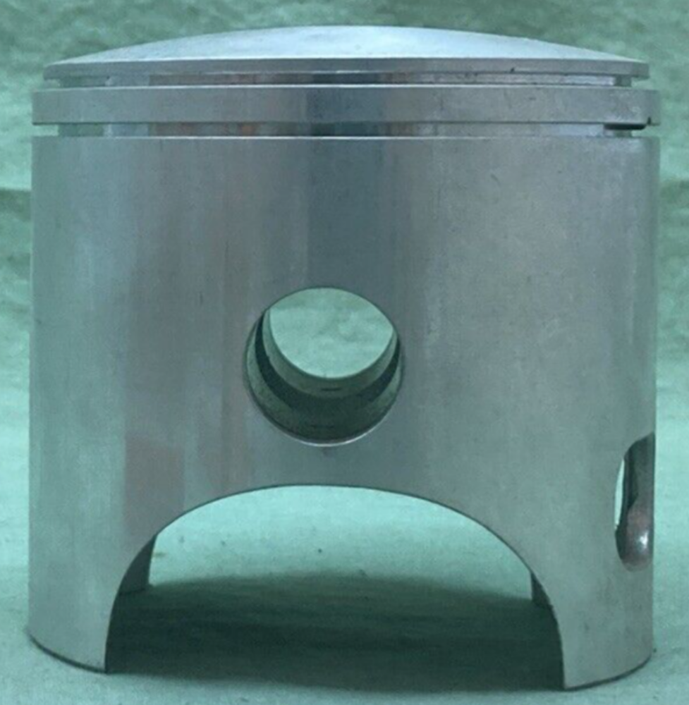 NEW GENUINE YAMAHA 308-11631-01-96 PISTON STD