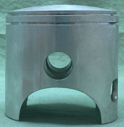 NEW GENUINE YAMAHA 308-11631-01-96 PISTON STD