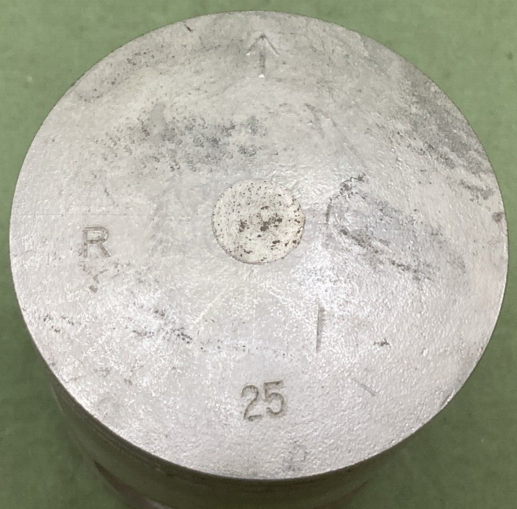 NEW GENUINE YAMAHA 1RX-11635-00 PISTON