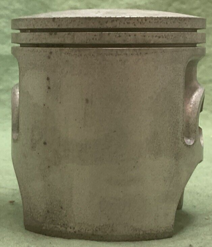 NEW GENUINE YAMAHA 1RX-11635-00 PISTON