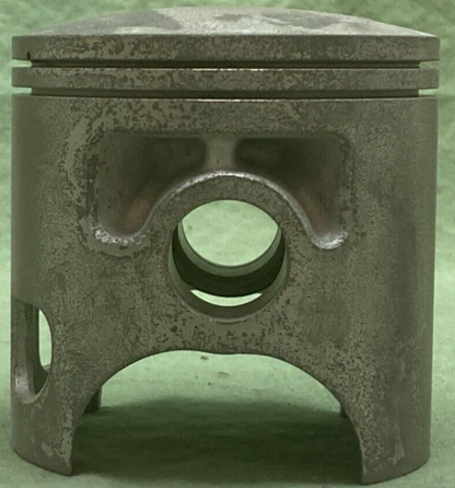NEW GENUINE YAMAHA 1W5-11631-00-96 PISTON STD