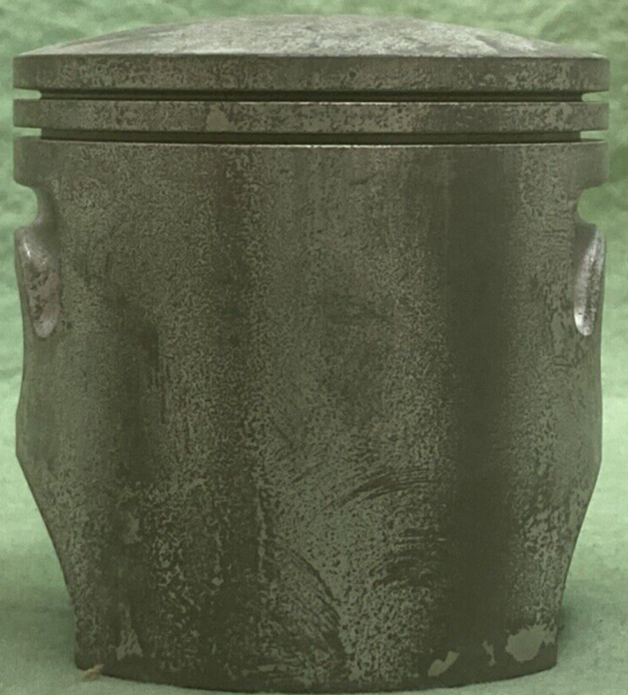 NEW GENUINE YAMAHA 1W5-11631-00-96 PISTON STD