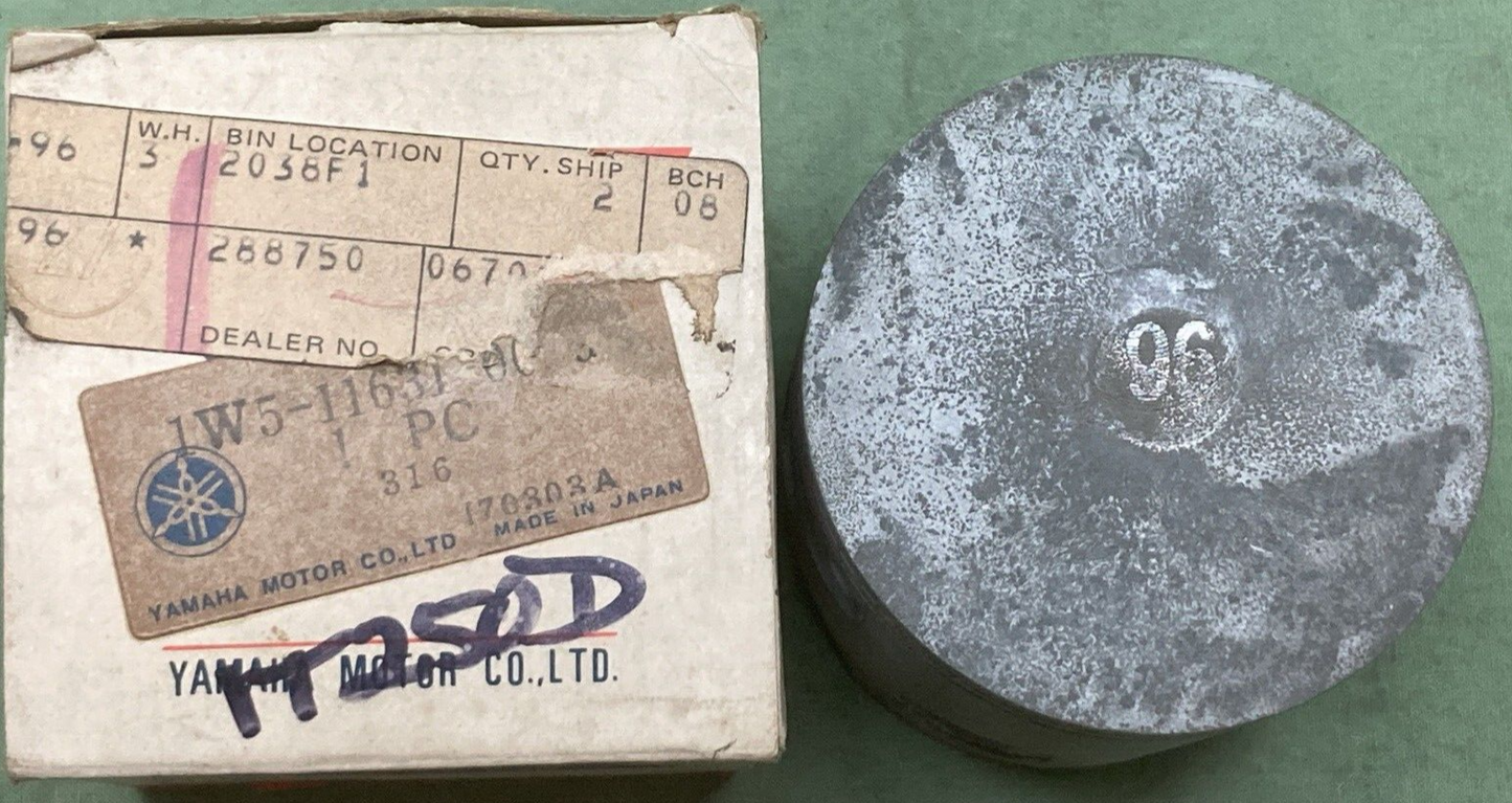 NEW GENUINE YAMAHA 1W5-11631-00-96 PISTON STD