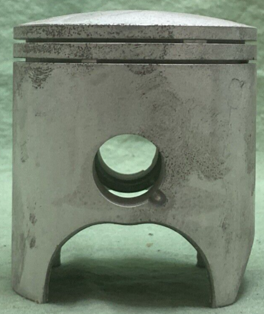 NEW GENUINE YAMAHA 1LU-11631-00-93 PISTON STD