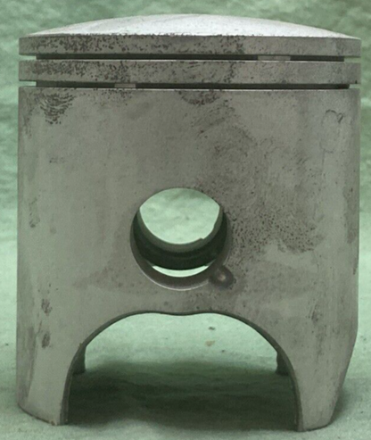 NEW GENUINE YAMAHA 1LU-11631-00-93 PISTON STD