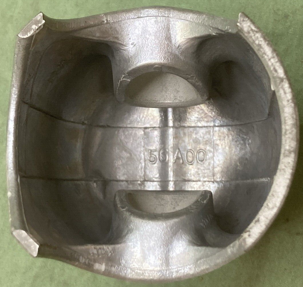 NEW GENUINE YAMAHA 1LU-11631-00-93 PISTON STD