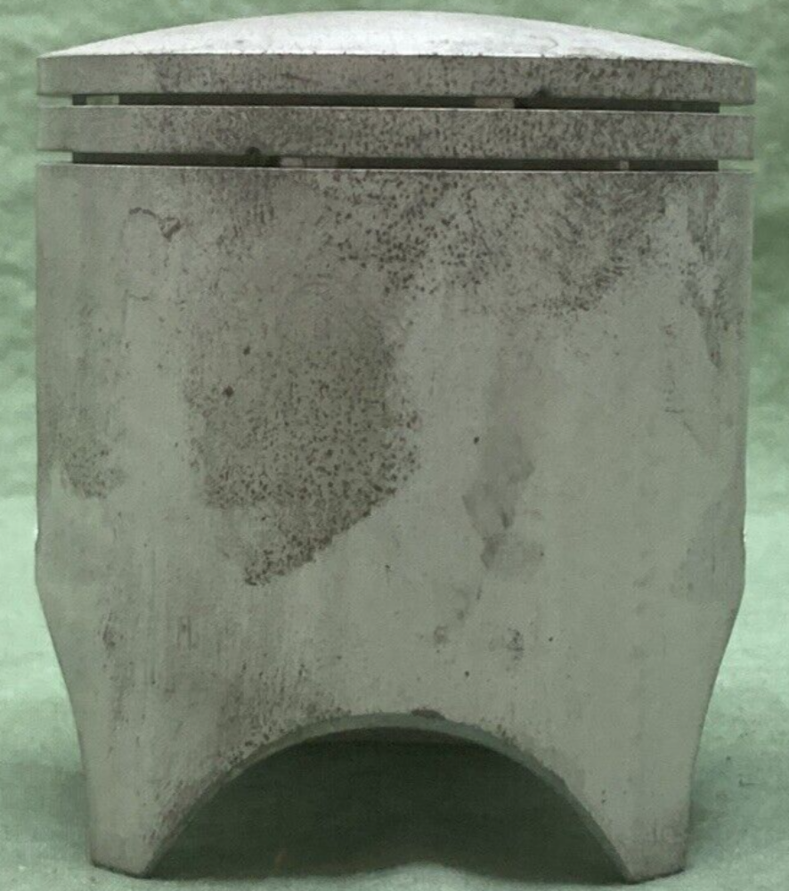NEW GENUINE YAMAHA 1LU-11631-00-93 PISTON STD