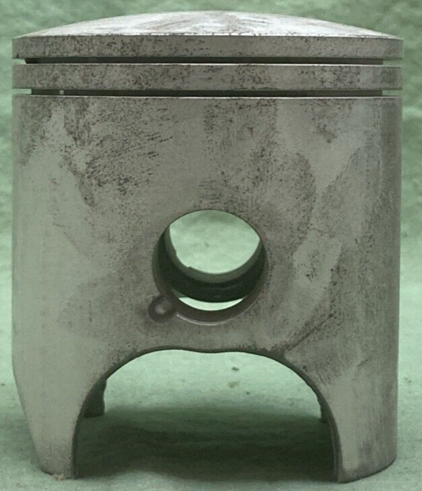 NEW GENUINE YAMAHA 1LU-11631-00-93 PISTON STD