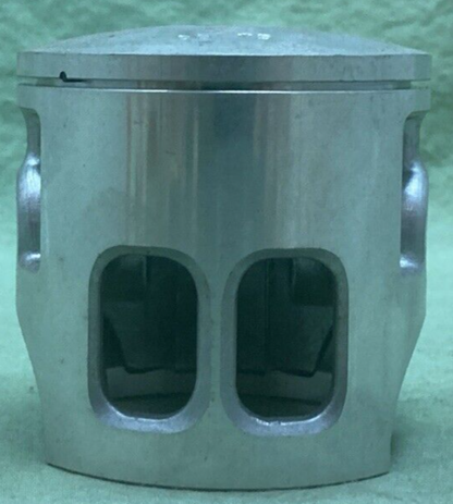 NEW GENUINE YAMAHA 1L8-11637-01 PISTON 3RD 0.75 O/S