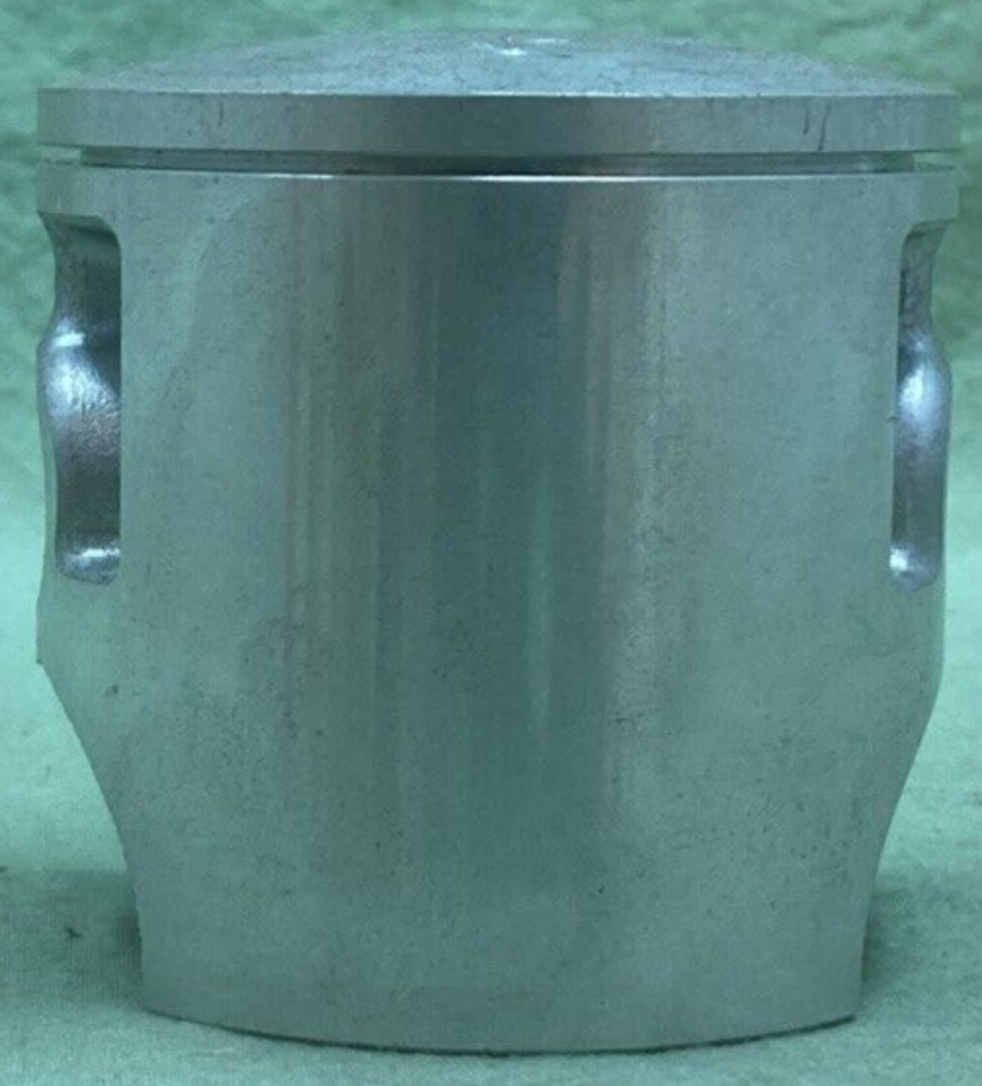 NEW GENUINE YAMAHA 1L8-11637-01 PISTON 3RD 0.75 O/S