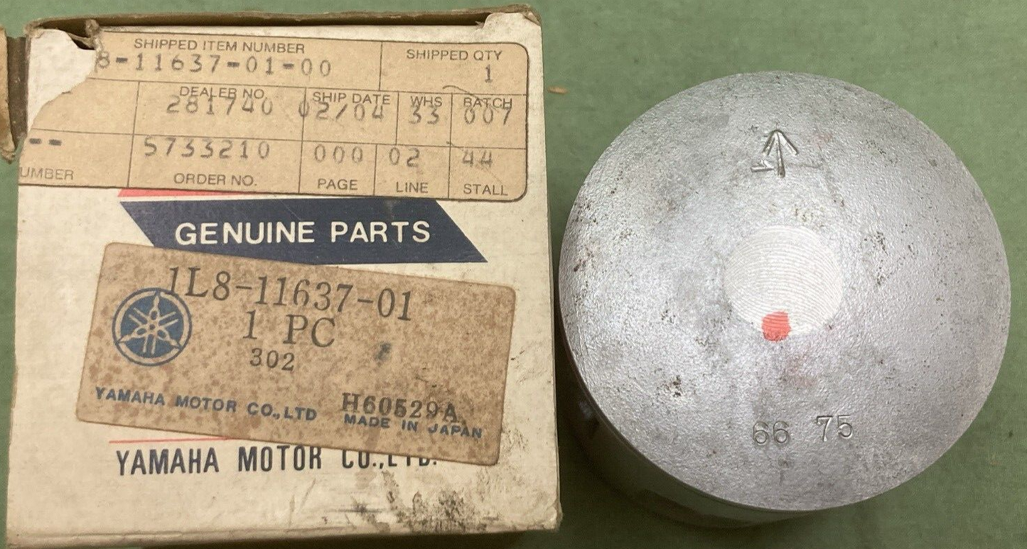 NEW GENUINE YAMAHA 1L8-11637-01 PISTON 3RD 0.75 O/S