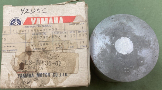 NEW GENUINE YAMAHA 1L8-11636-01 PISTON 2ND O/S