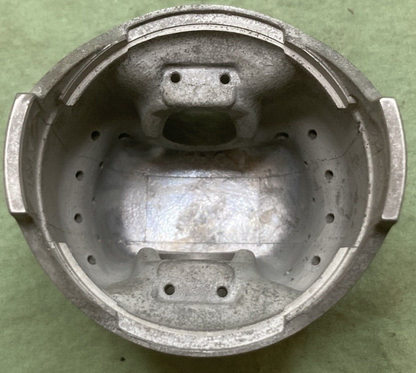 NEW GENUINE YAMAHA 1L9-11635-00 PISTON
