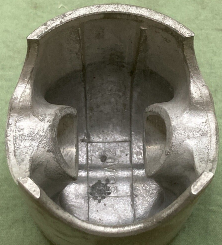 NEW GENUINE YAMAHA 1LU-11635-01 PISTON 1ST 0.25 O/S