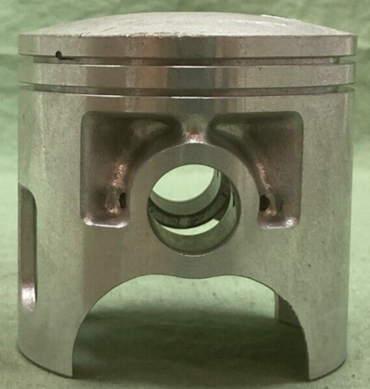 NEW GENUINE YAMAHA 1W2-11631-00-96 PISTON STD 0.96