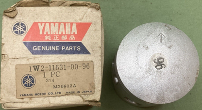 NEW GENUINE YAMAHA 1W2-11631-00-96 PISTON STD 0.96
