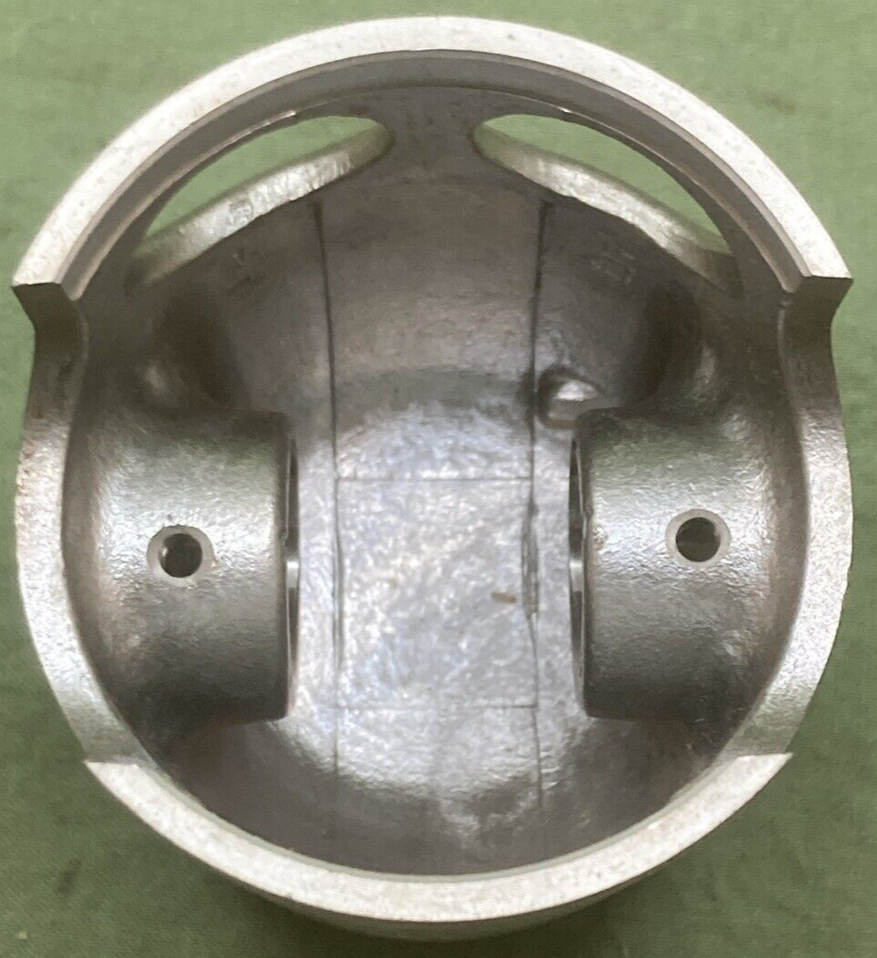 NEW GENUINE YAMAHA 3R9-11635-00 PISTON 1ST 0.25 O/S