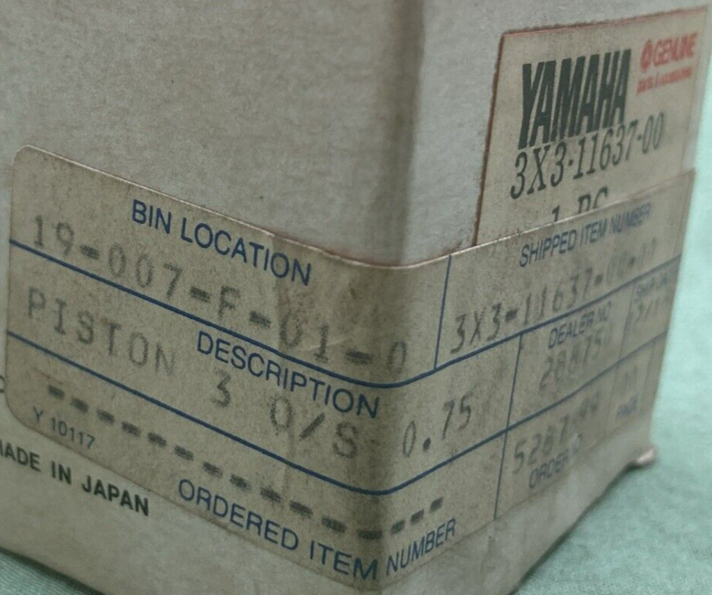 NEW GENUINE YAMAHA 3X3-11637-00 PISTON 3RD 0.75 O/S