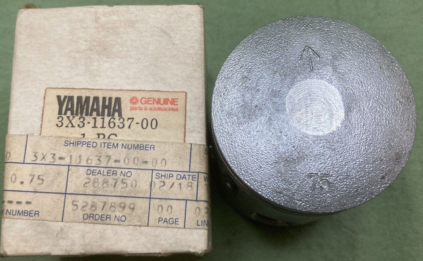 NEW GENUINE YAMAHA 3X3-11637-00 PISTON 3RD 0.75 O/S