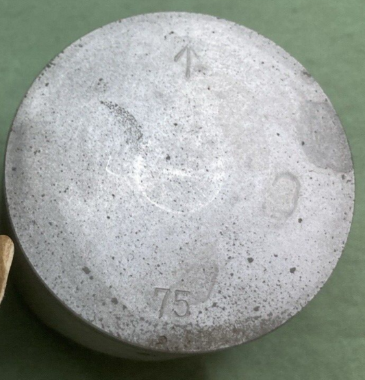 NEW GENUINE YAMAHA 1LX-11637-00 PISTON 3RD 0.75 O/S