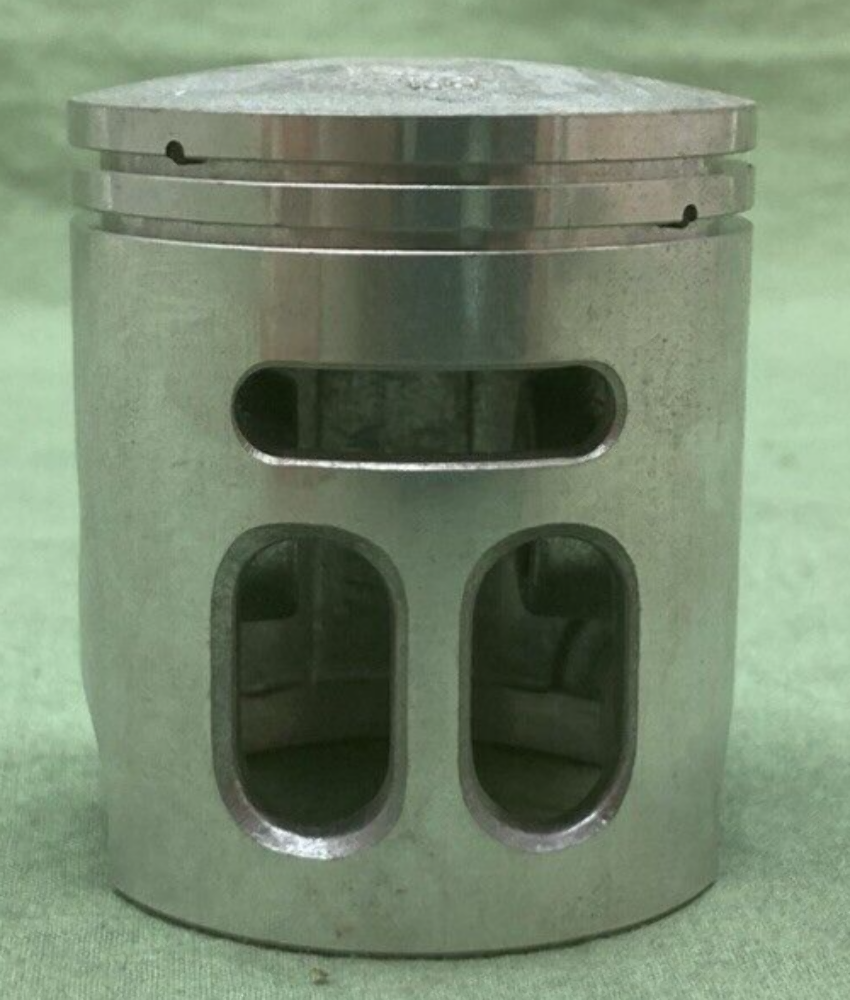 NEW GENUINE YAMAHA 1T0-11638-00 PISTON